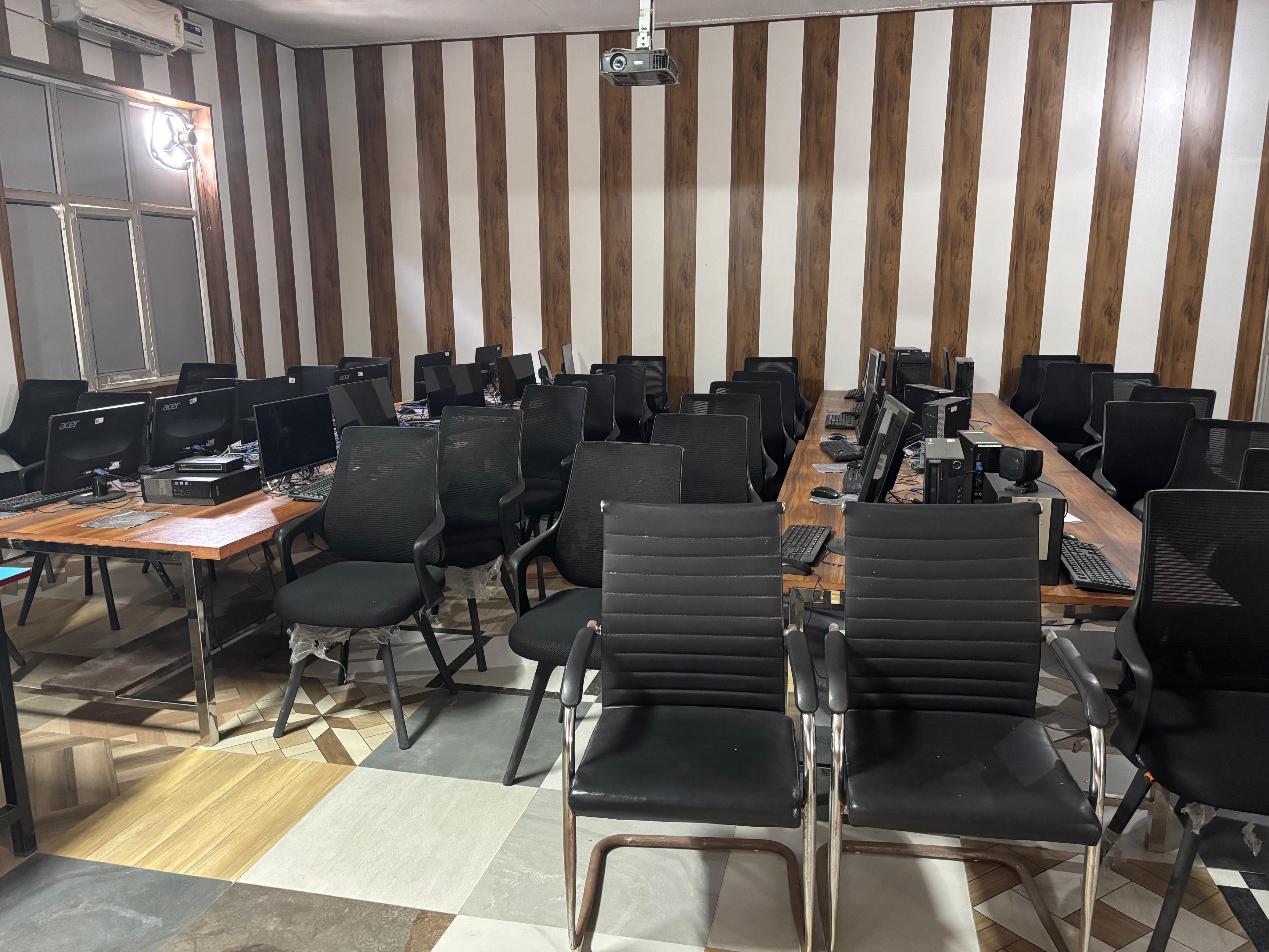 Modern Computer Laboratory