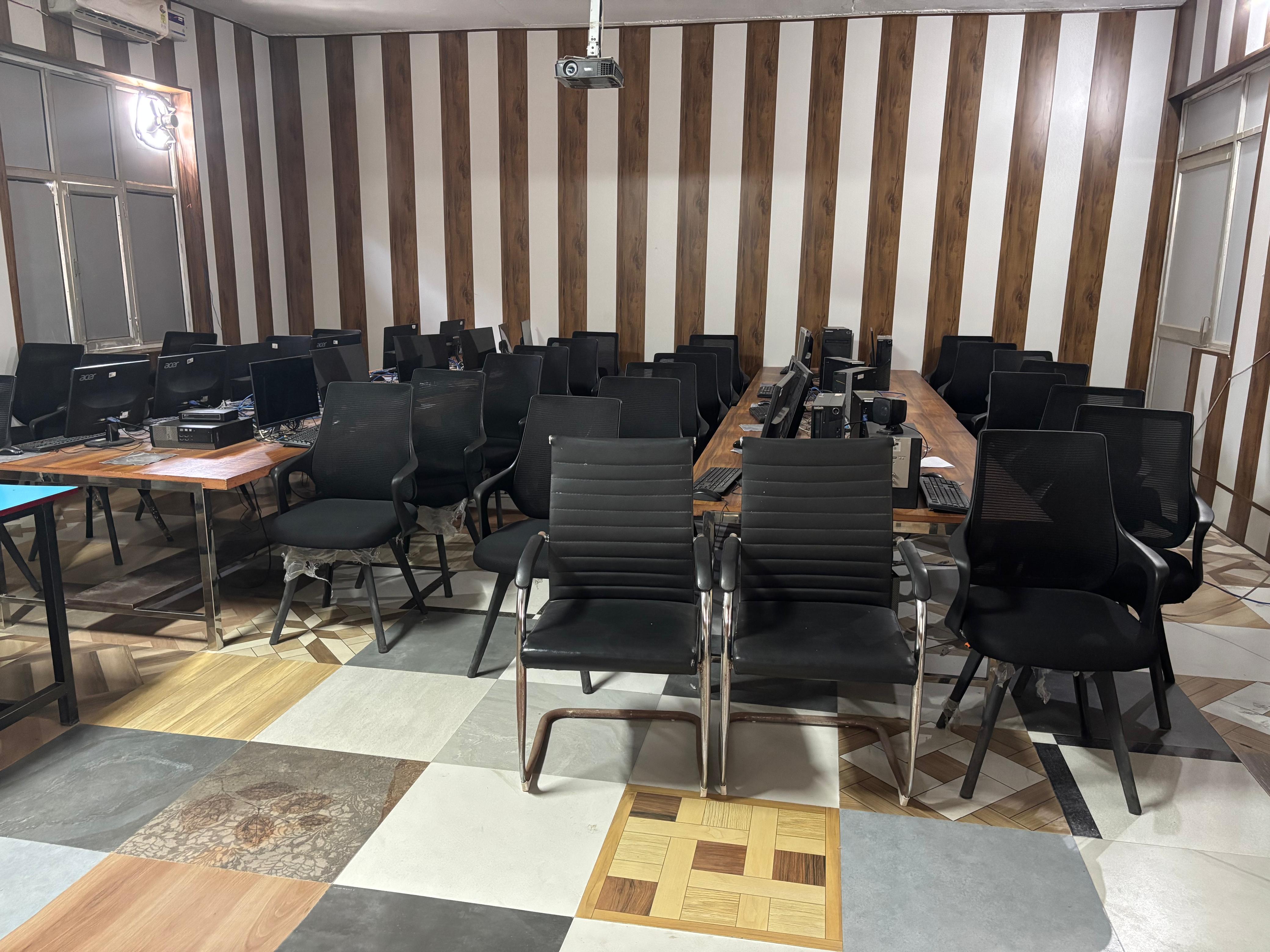 Modern Computer Laboratory